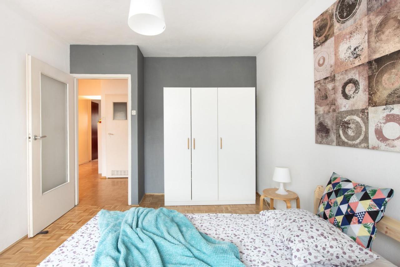 Room, Inflancka 19 Varşovia Exterior foto
