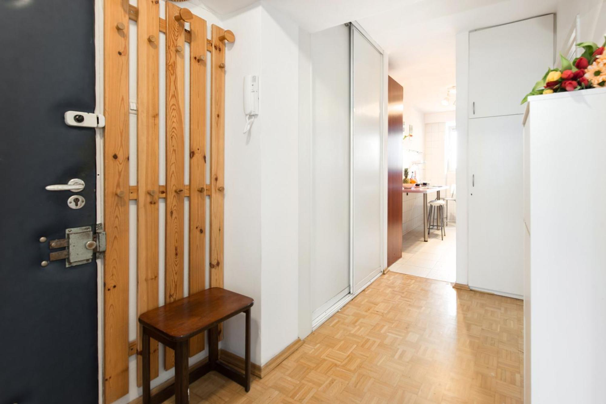 Room, Inflancka 19 Varşovia Exterior foto